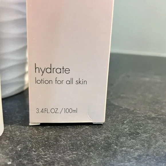 NEW Victoria's Secret Aura Phase One Hydrate Lotion All Skin 3.4 oz RETIRED - Picture 3 of 7